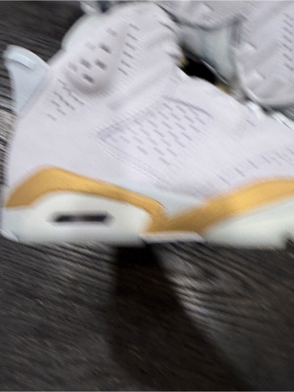 Women's Jordan 6 Retro "Pearl" Pure Platinum/Glacier Blue size 7.5 - Picture 2 of 12
